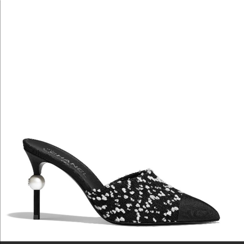 SOLD-Chanel tweed black and white mules 37 - Picture 11 of 12
